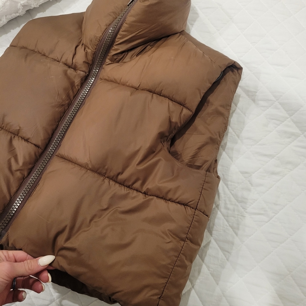 Cropped Vest - Picture 2 of 3